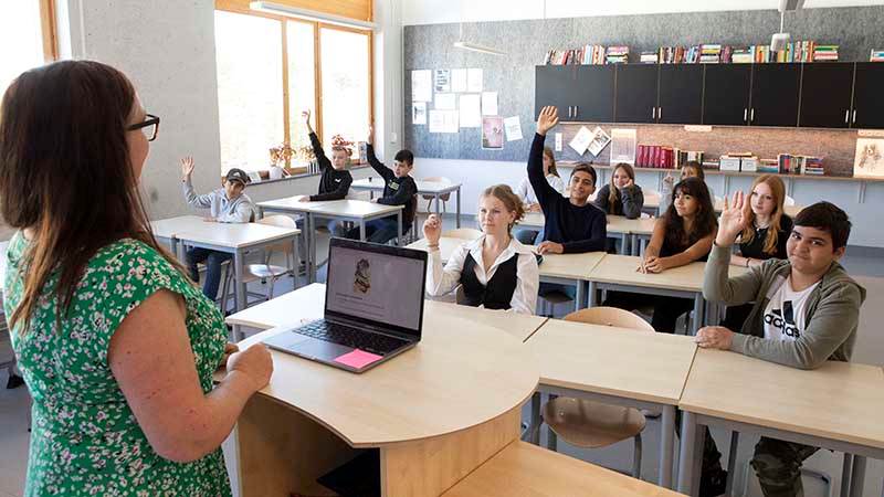 Elever och lärare i klassrum Elever och lärare i klassrum